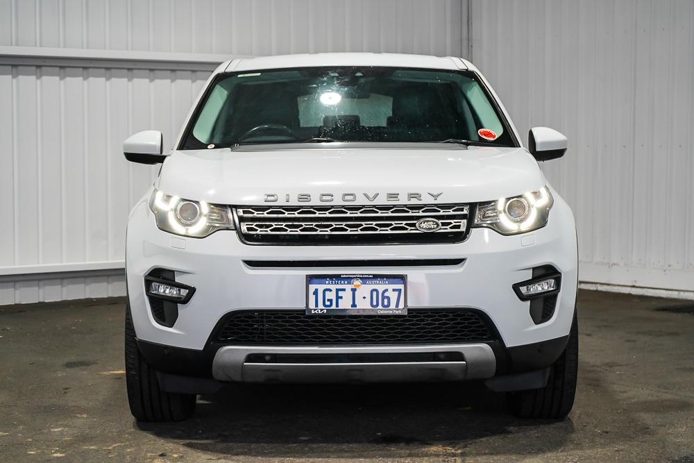Land Rover Discovery Sport image 3