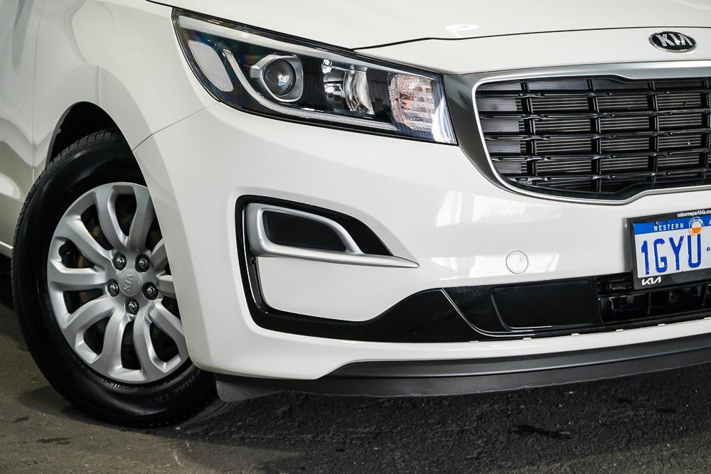 Kia Carnival image 2