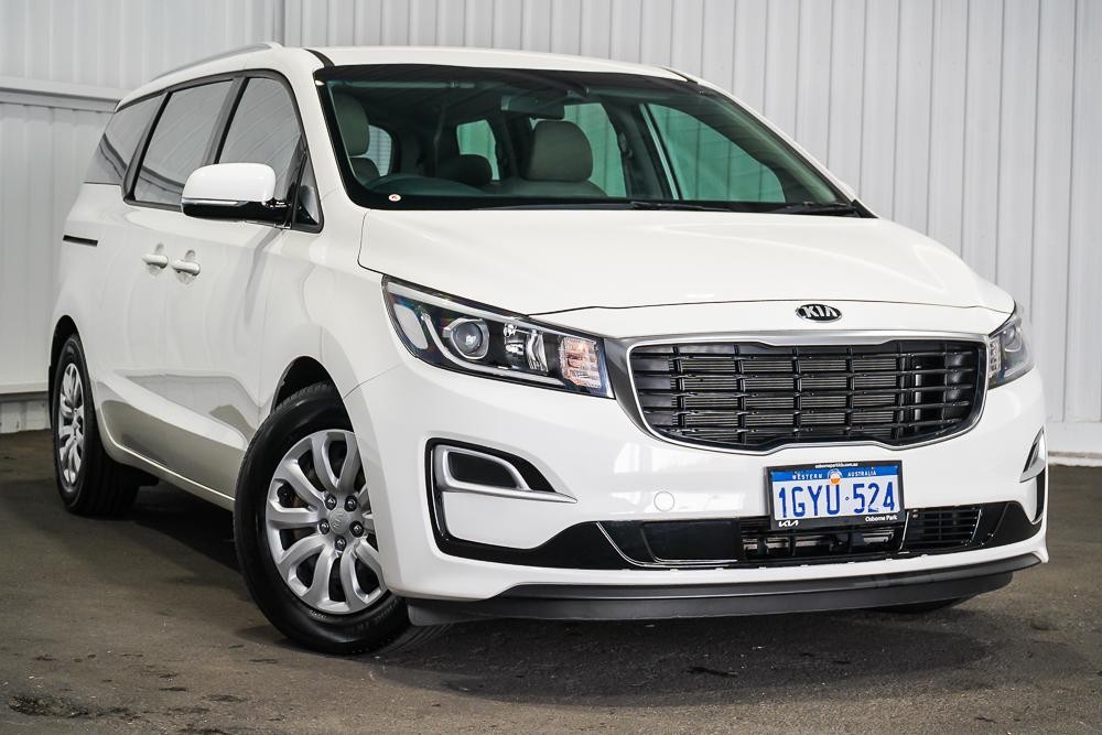 Kia Carnival image 1