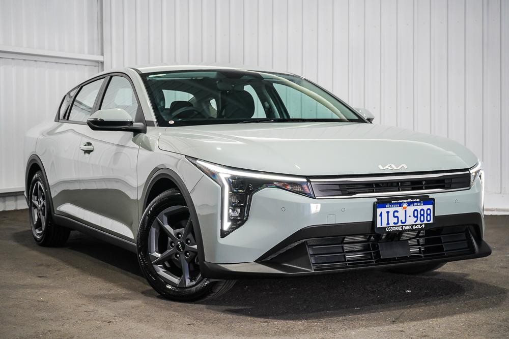Kia K4 image 1