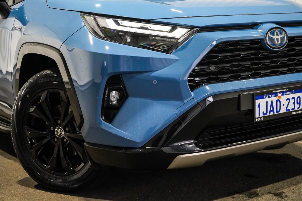 Toyota Rav4 image 2
