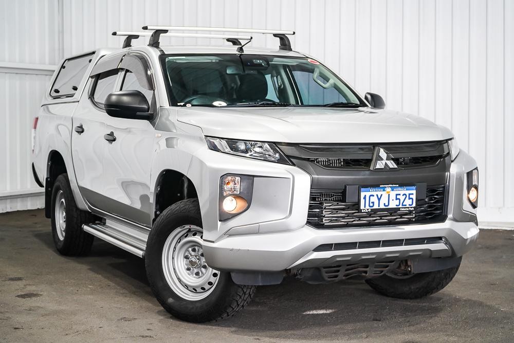 Mitsubishi Triton image 1