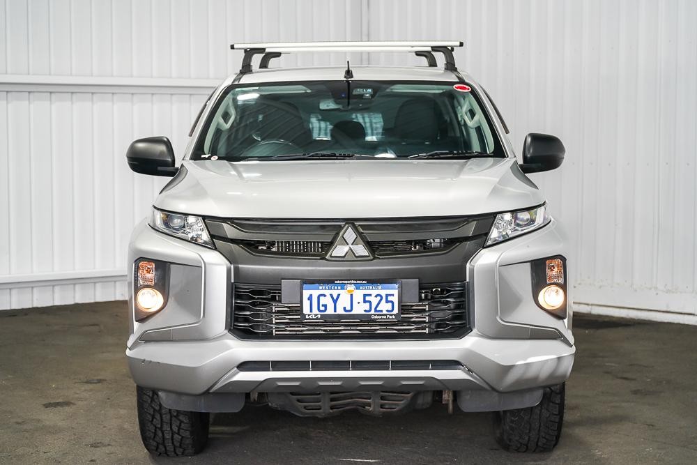 Mitsubishi Triton image 3