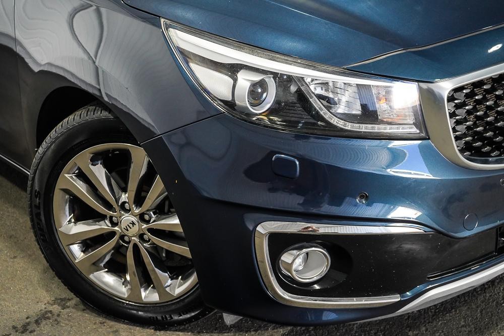 Kia Carnival image 2