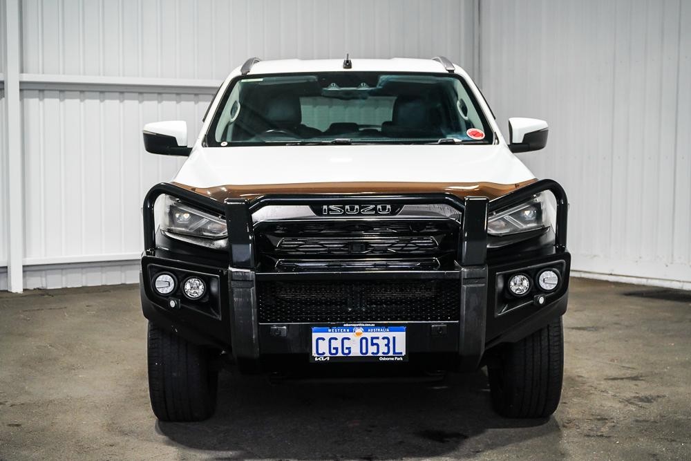 Isuzu Mu-x image 3