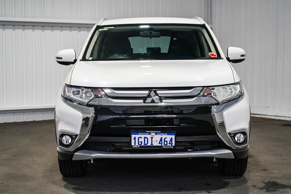 Mitsubishi Outlander image 3