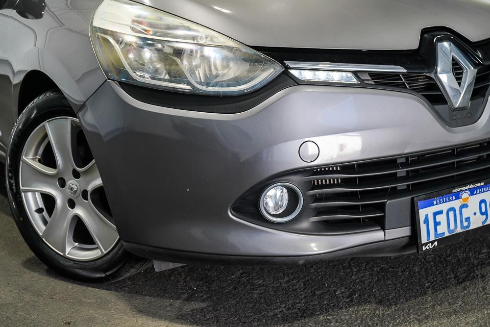 Renault Clio image 2