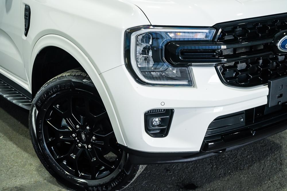 Ford Everest image 2