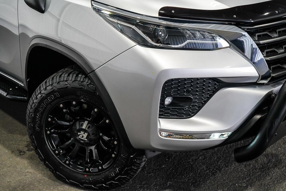 Toyota Fortuner image 2