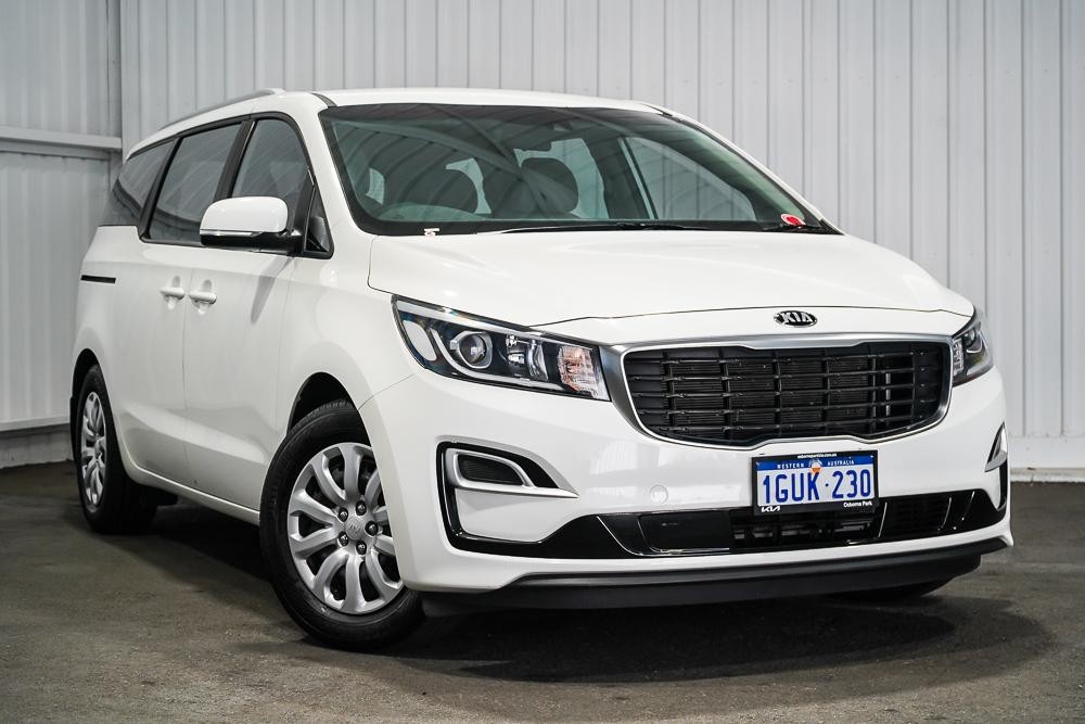 Kia Carnival image 1