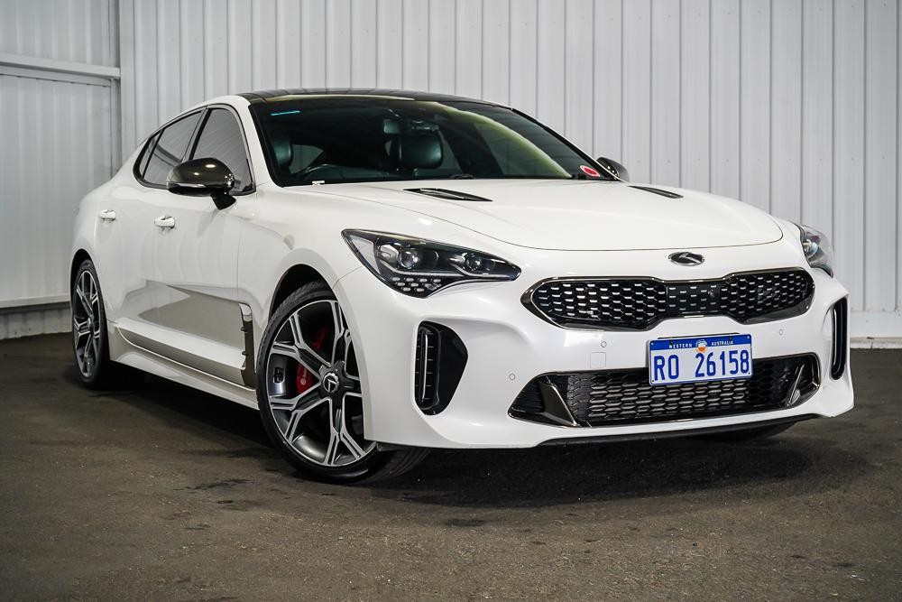 Kia Stinger image 1