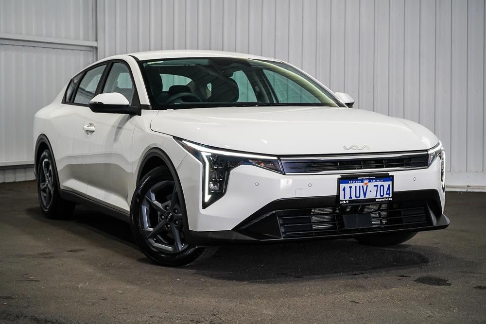 Kia K4 image 1