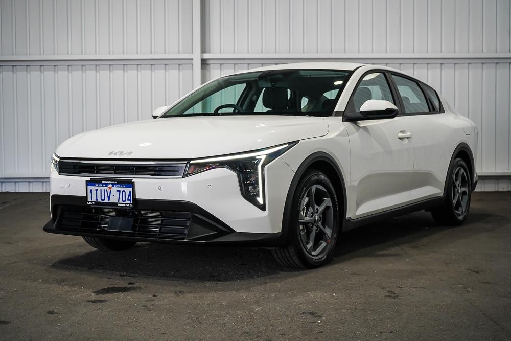 Kia K4 image 4