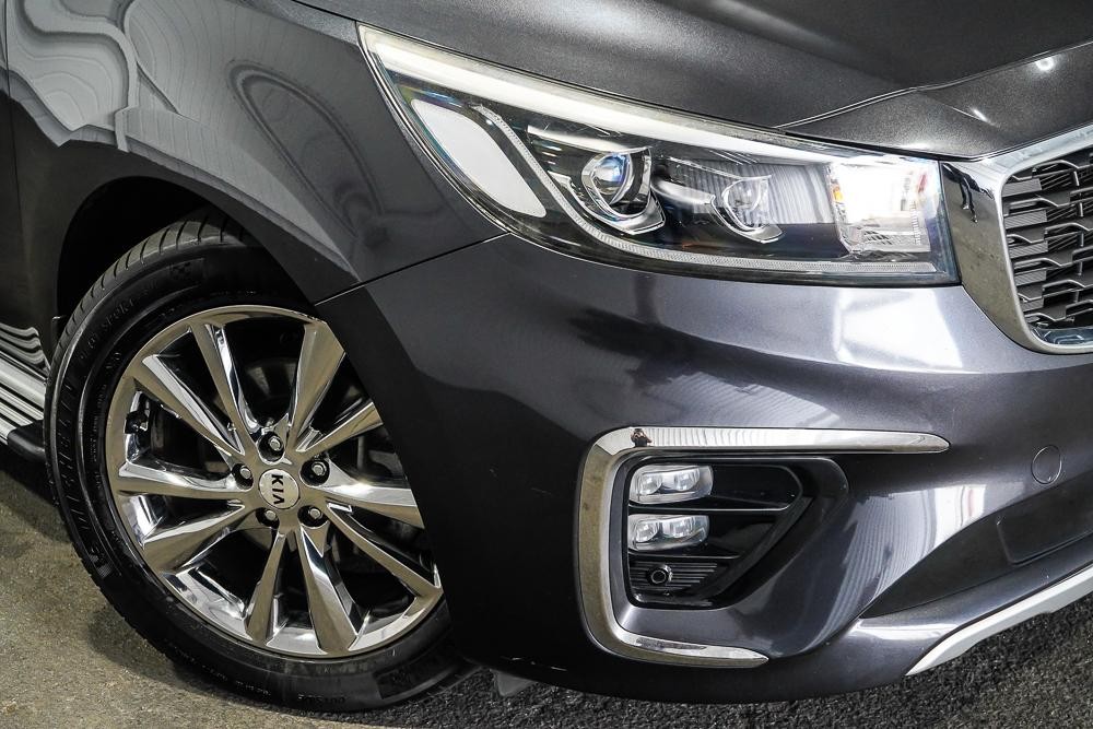 Kia Carnival image 2