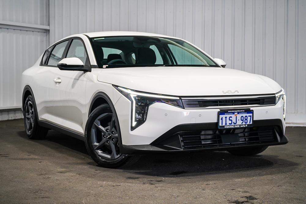 Kia K4 image 1