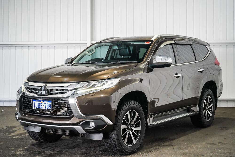 Mitsubishi Pajero Sport image 4