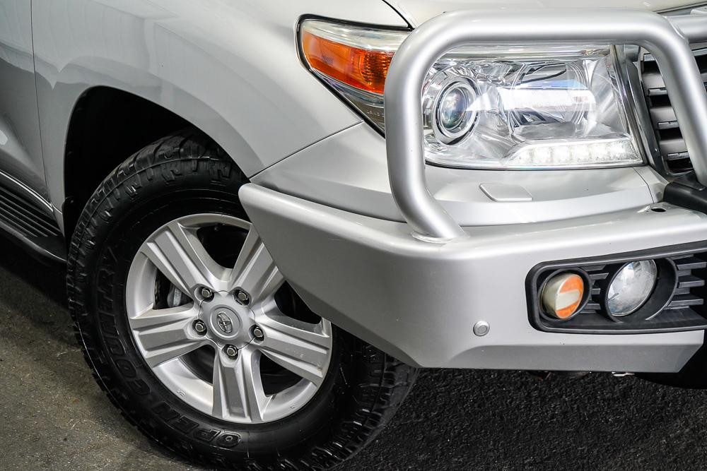 Toyota Landcruiser image 2