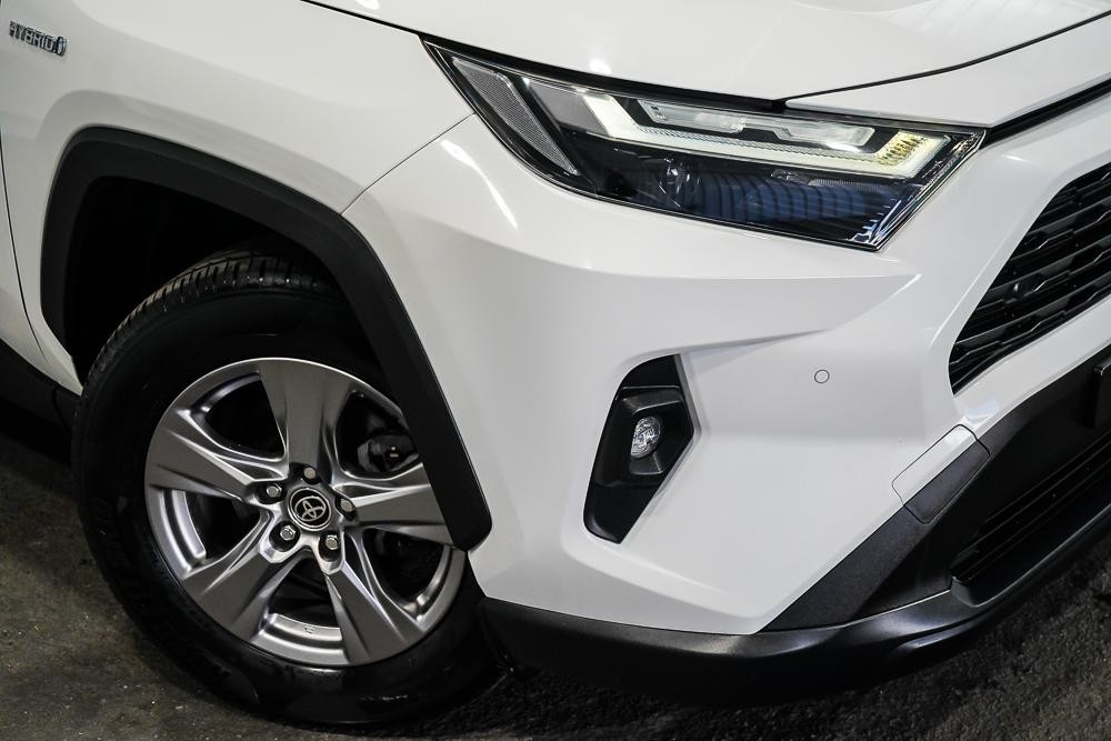 Toyota Rav4 image 2