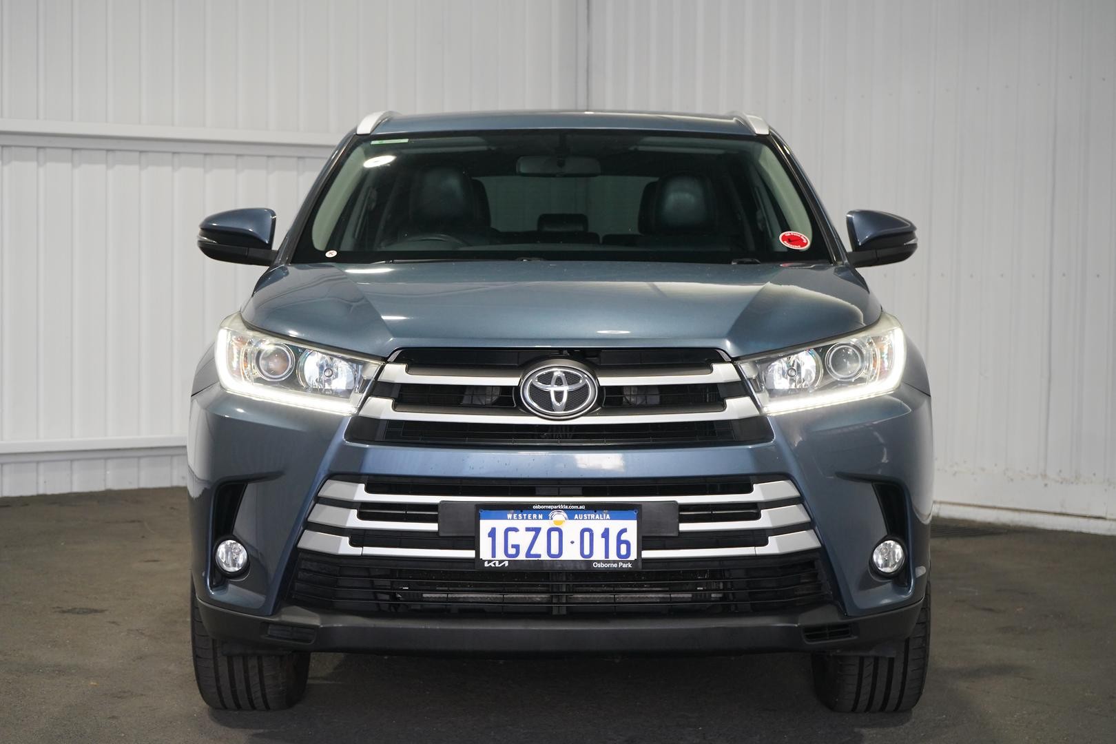 Toyota Kluger image 3