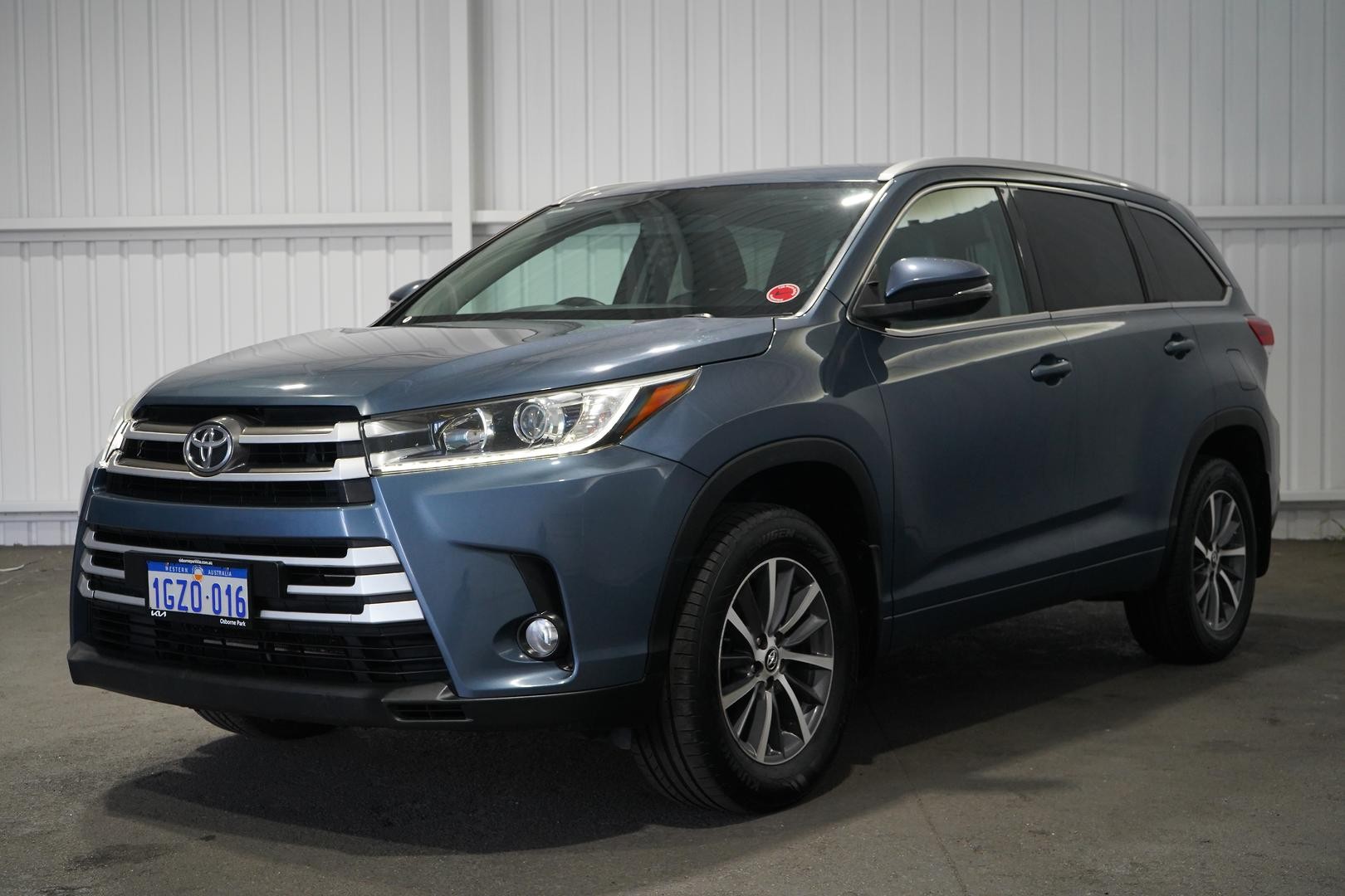 Toyota Kluger image 4