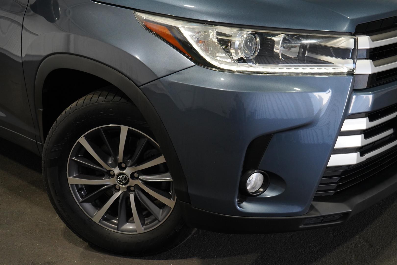 Toyota Kluger image 2