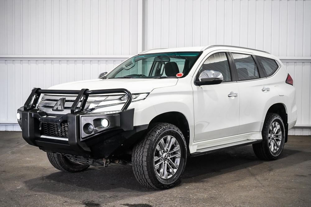 Mitsubishi Pajero Sport image 4