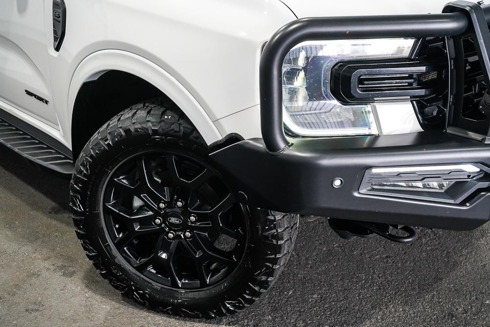 Ford Everest image 2
