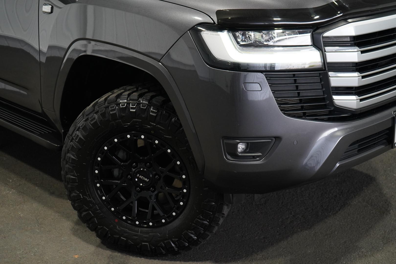 Toyota Landcruiser image 2