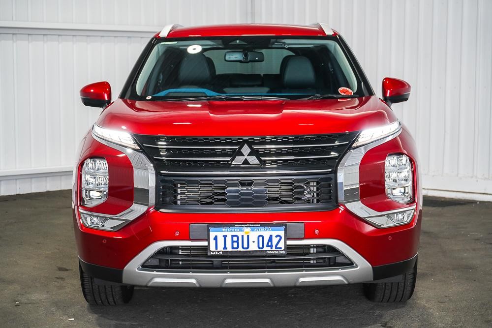 Mitsubishi Outlander image 3