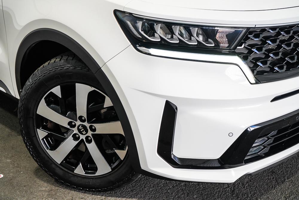 Kia Sorento image 2