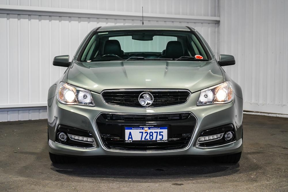 Holden Commodore image 3