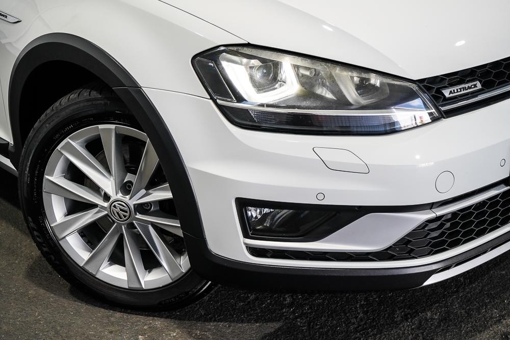 Volkswagen Golf image 2