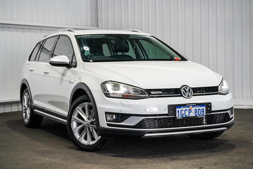 Volkswagen Golf image 1
