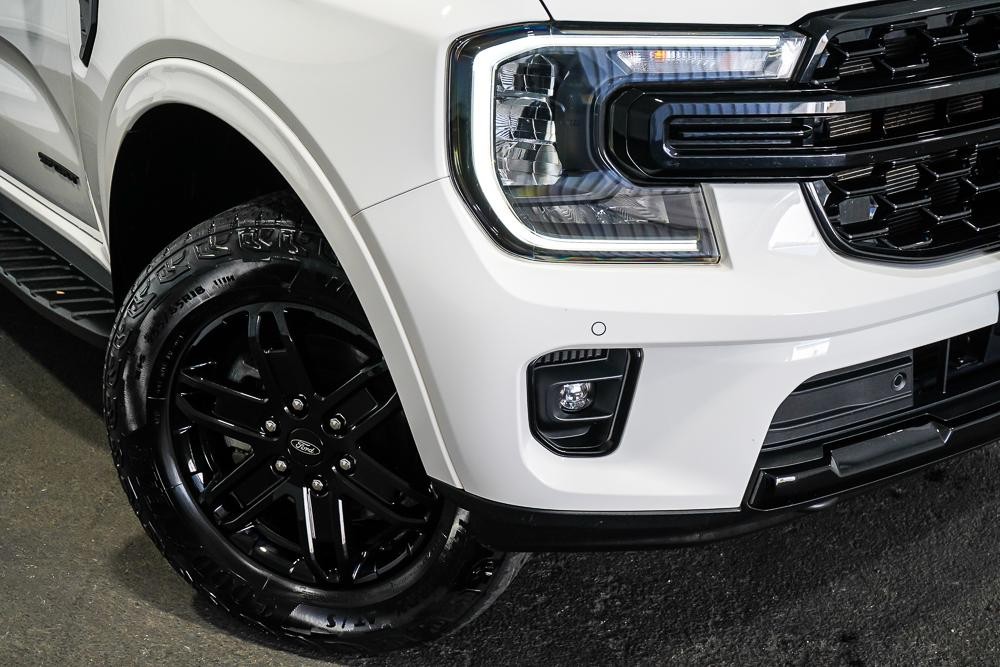 Ford Everest image 2