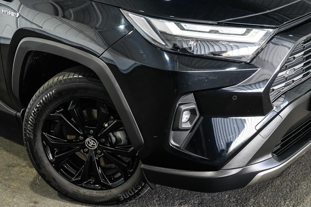 Toyota Rav4 image 2