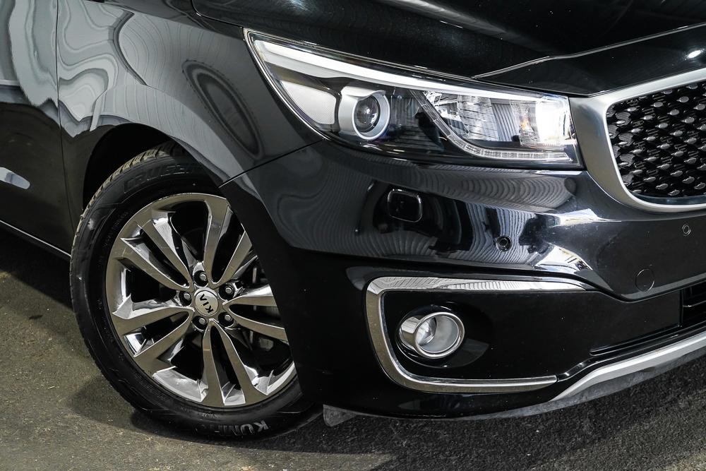 Kia Carnival image 2