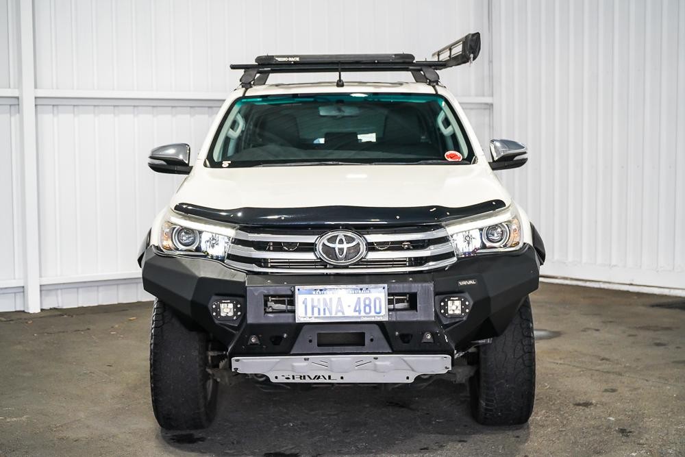 Toyota Hilux image 3