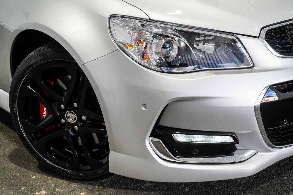 Holden Commodore image 2