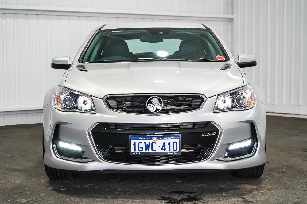 Holden Commodore image 3