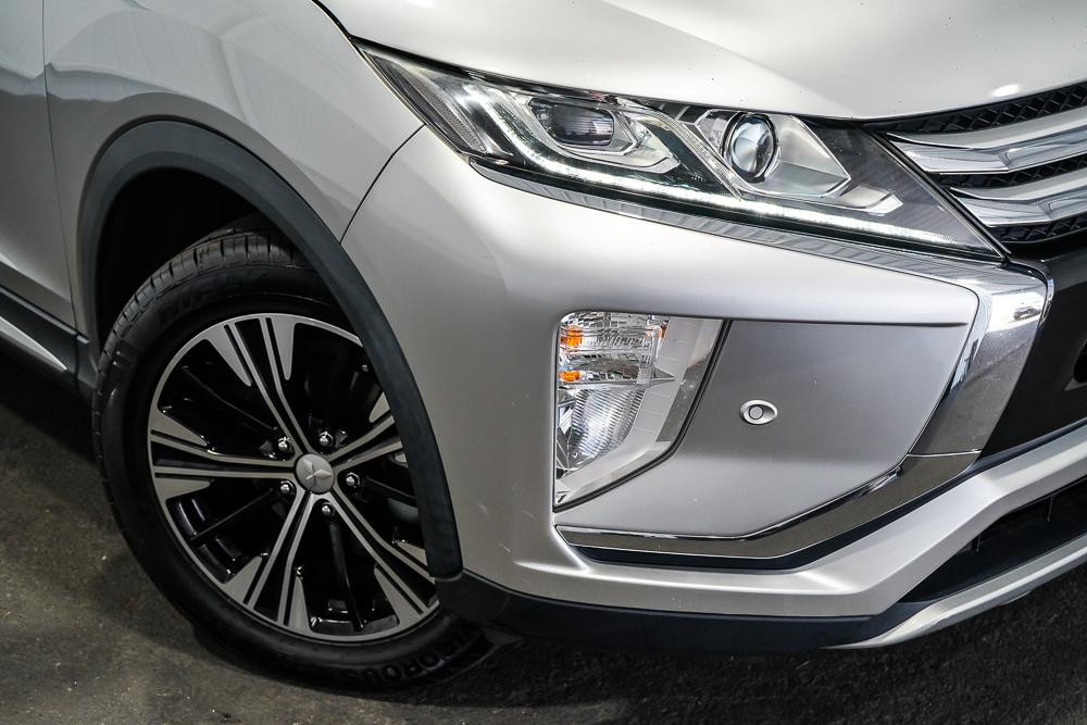 Mitsubishi Eclipse Cross image 2