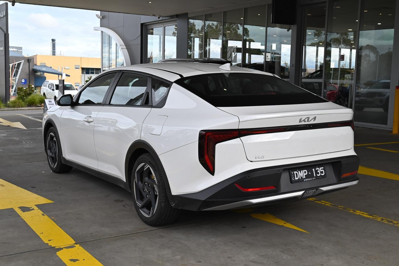 Kia K4 image 4