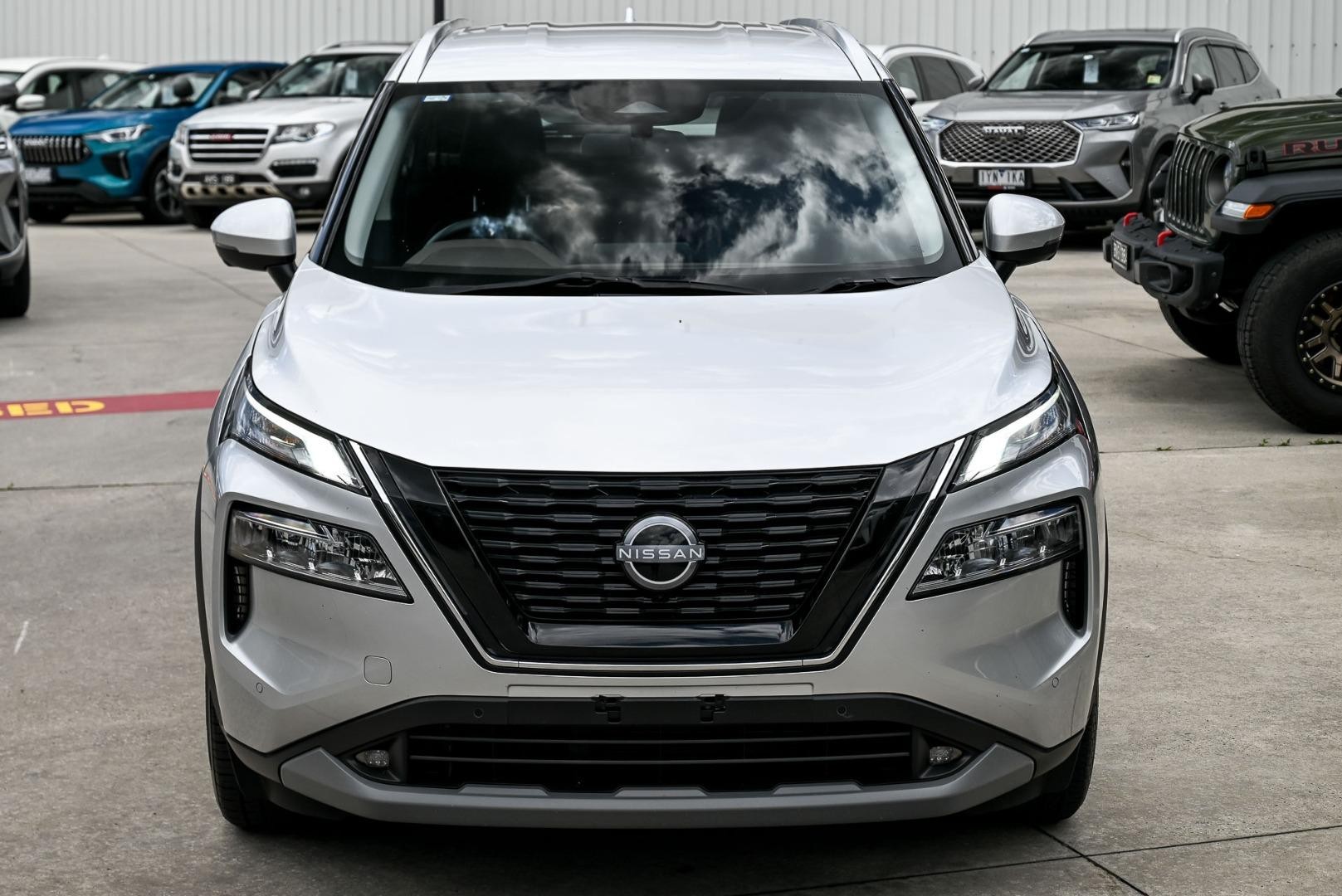 Nissan X-trail image 2