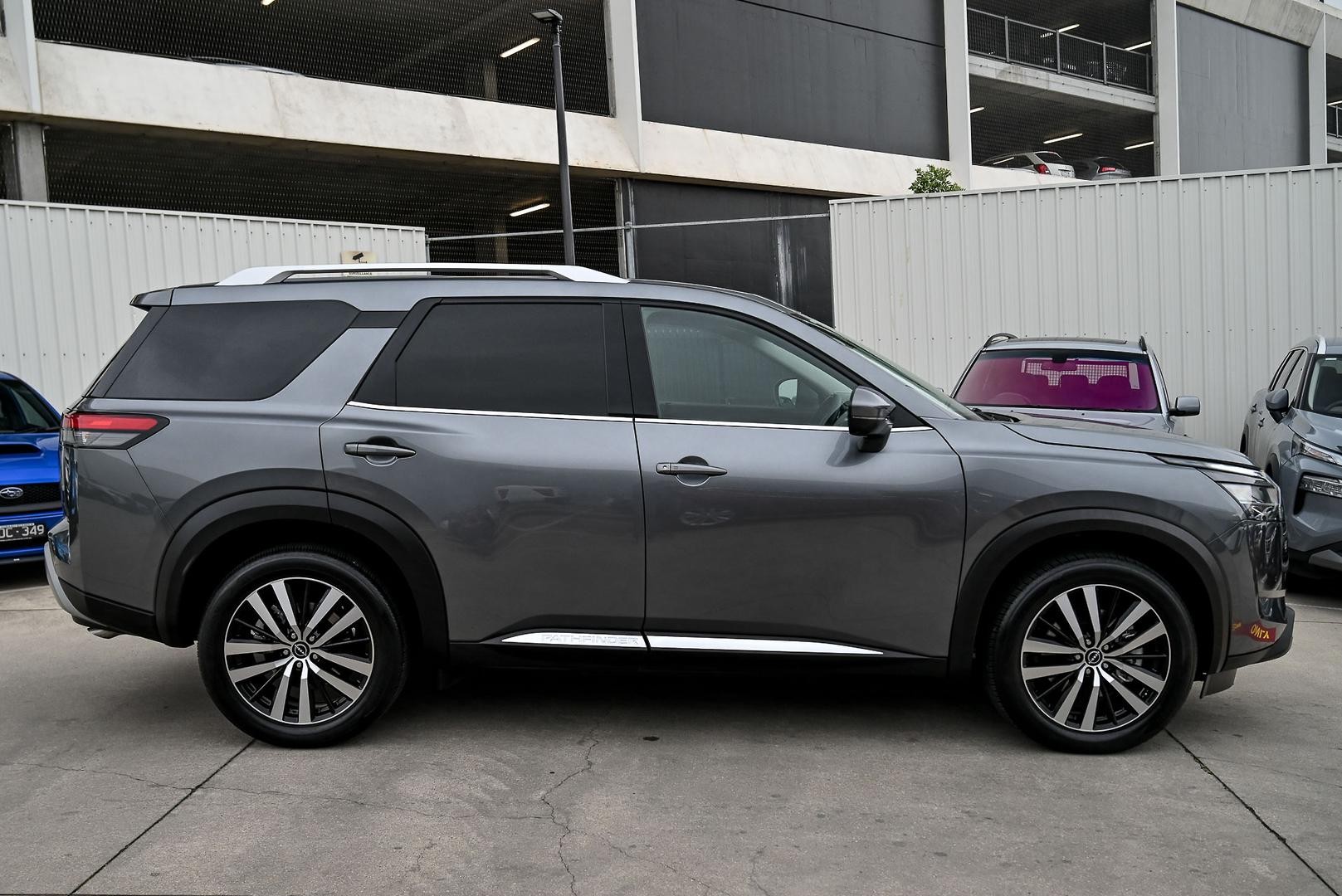 Nissan Pathfinder image 3