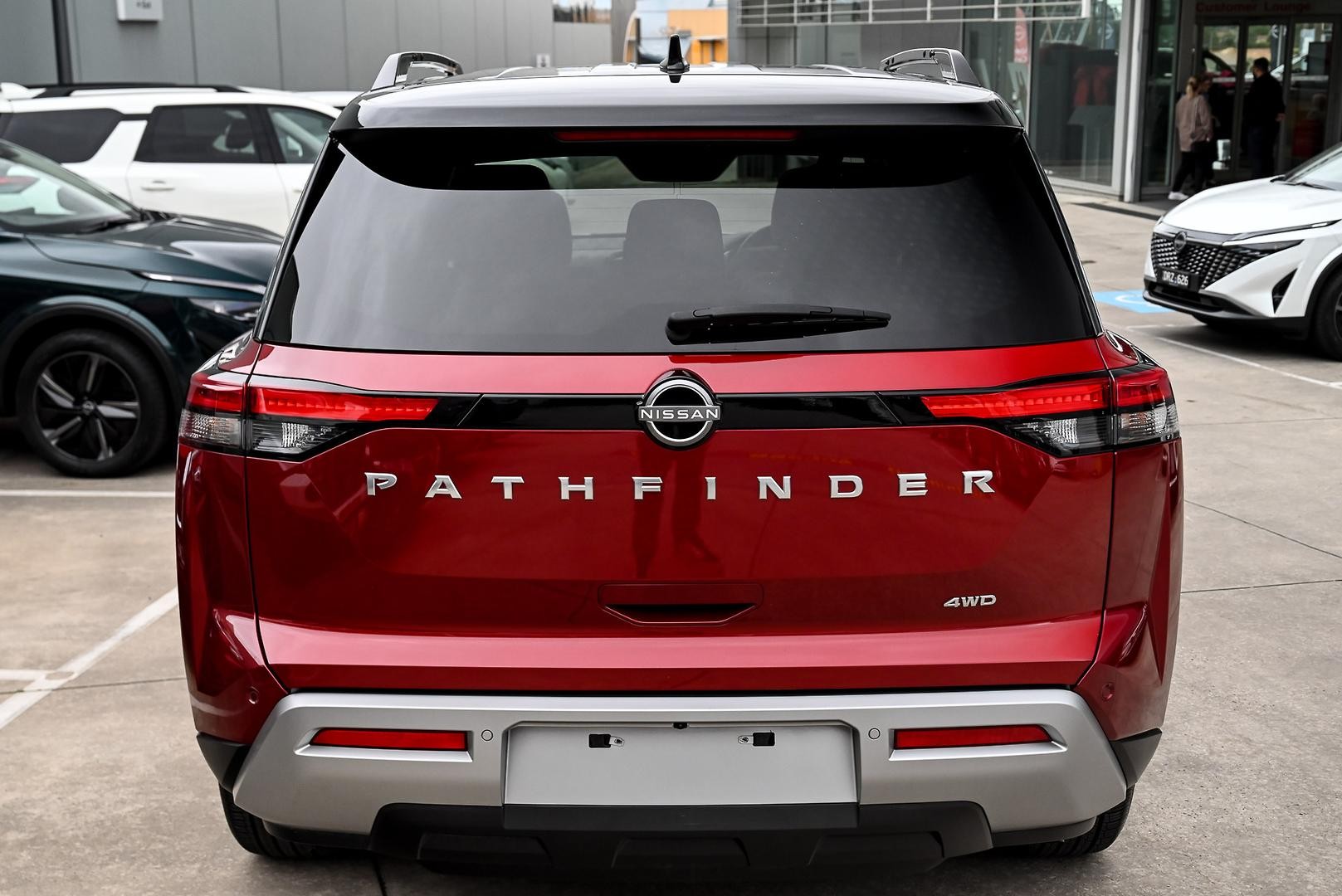 Nissan Pathfinder image 4
