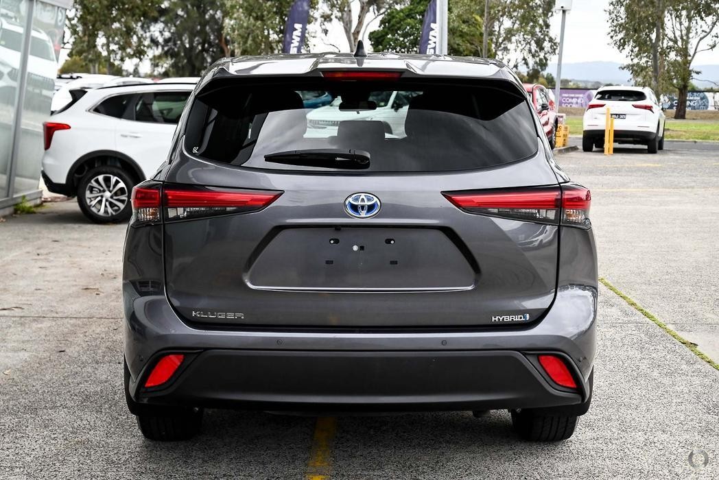 Toyota Kluger image 4