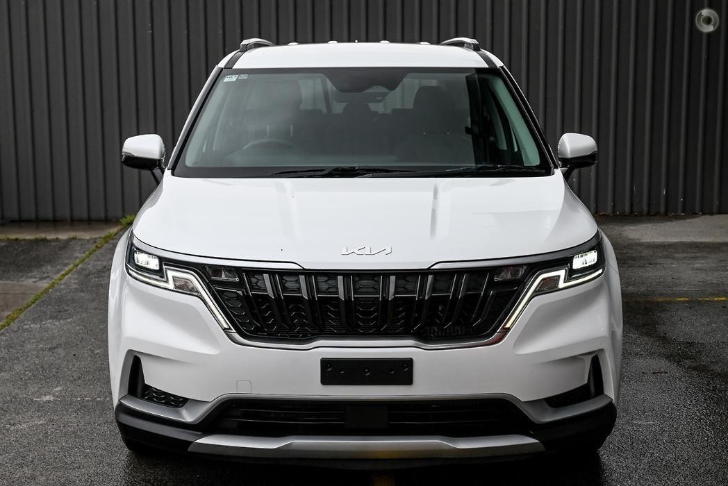 Kia Carnival image 2