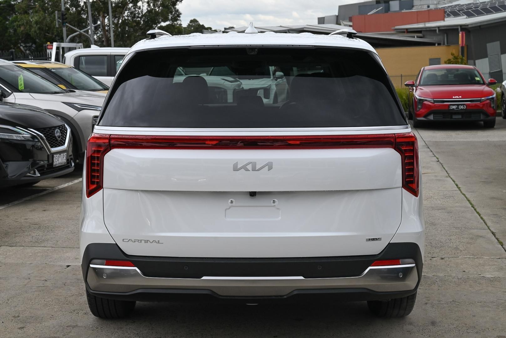 Kia Carnival image 4