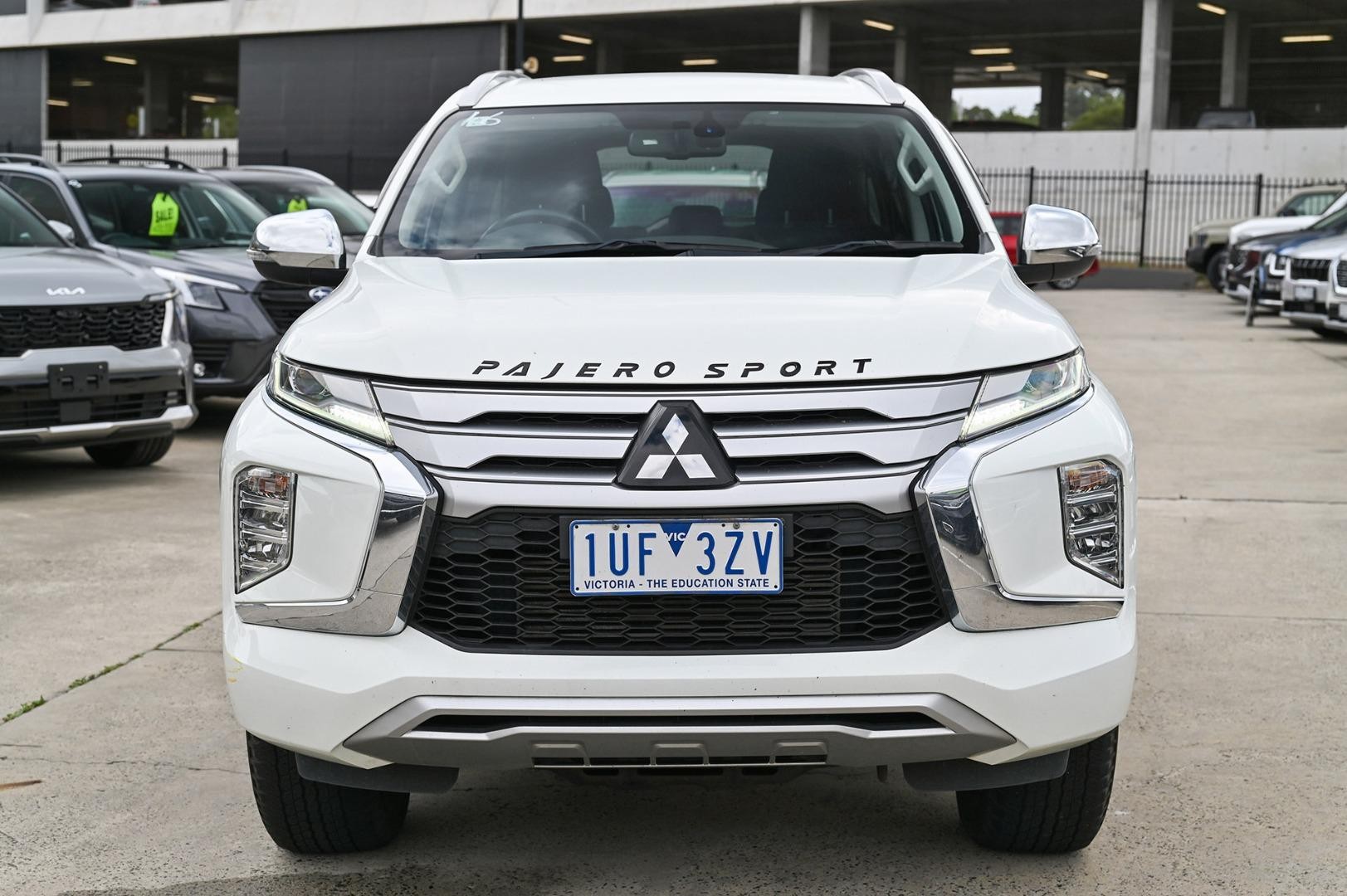 Mitsubishi Pajero Sport image 2