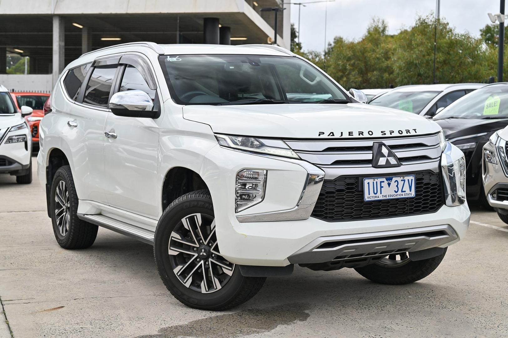 Mitsubishi Pajero Sport image 1