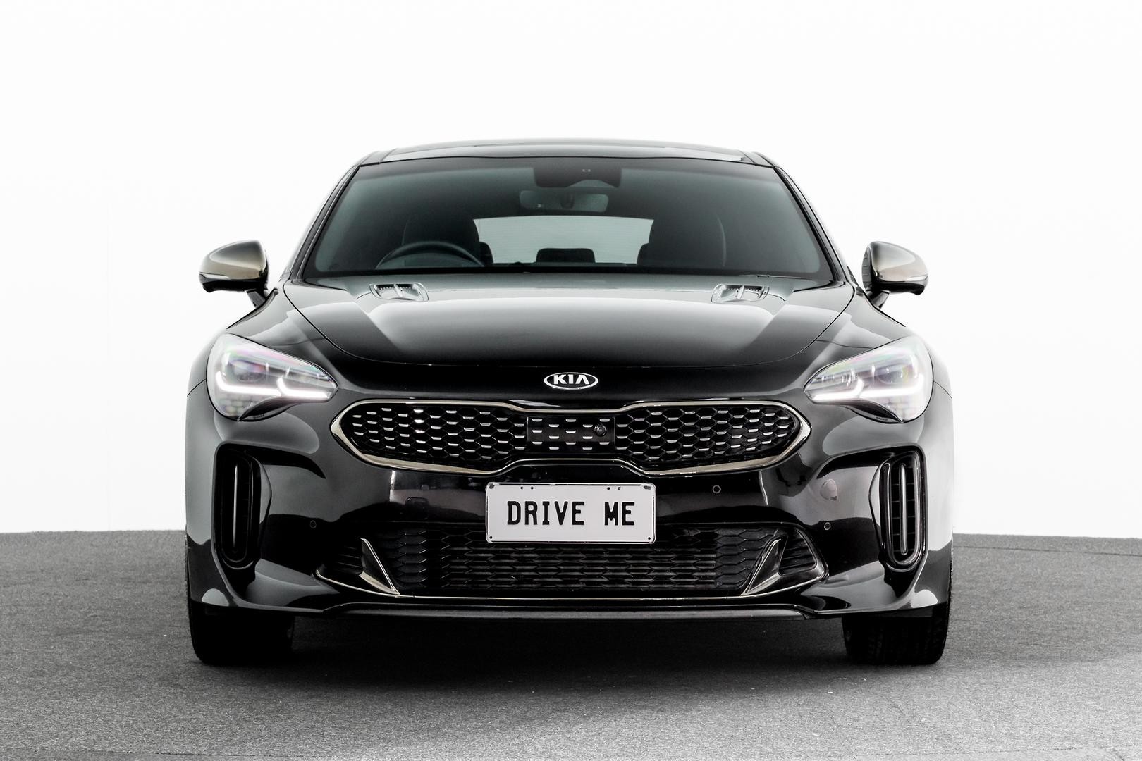 Kia Stinger image 2